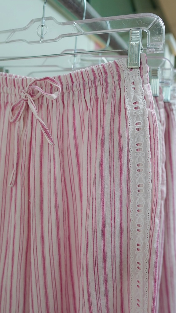 PRETTY IN PINK PANTS
