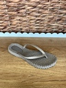 CHEERFUL FLIP-FLOPS