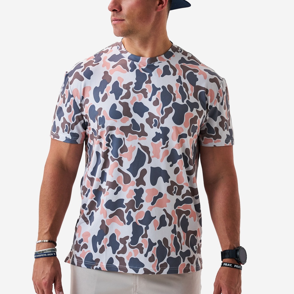 VINTAGE CAMO PERFORMANCE TEE