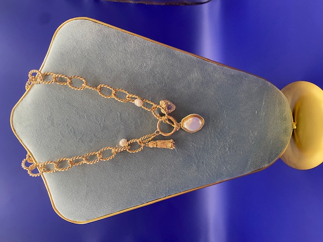 PENDANT NECKLACE