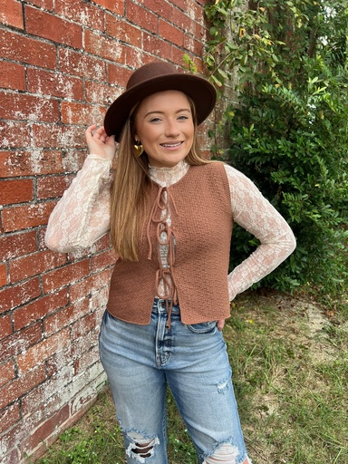 FRONT TIE SWEATER VEST DEEP CAMEL