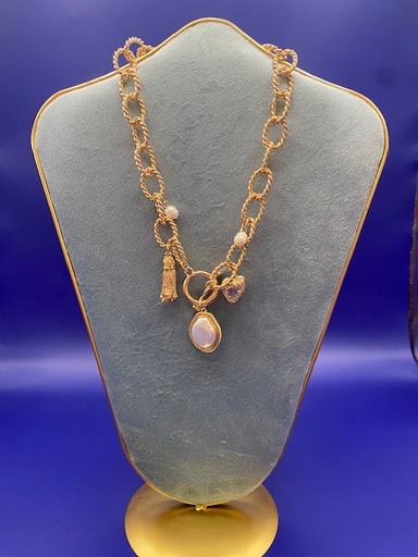 PENDANT NECKLACE
